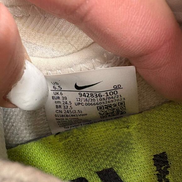 Nike women’s sneakers size 6.5 - Picture 6 of 6